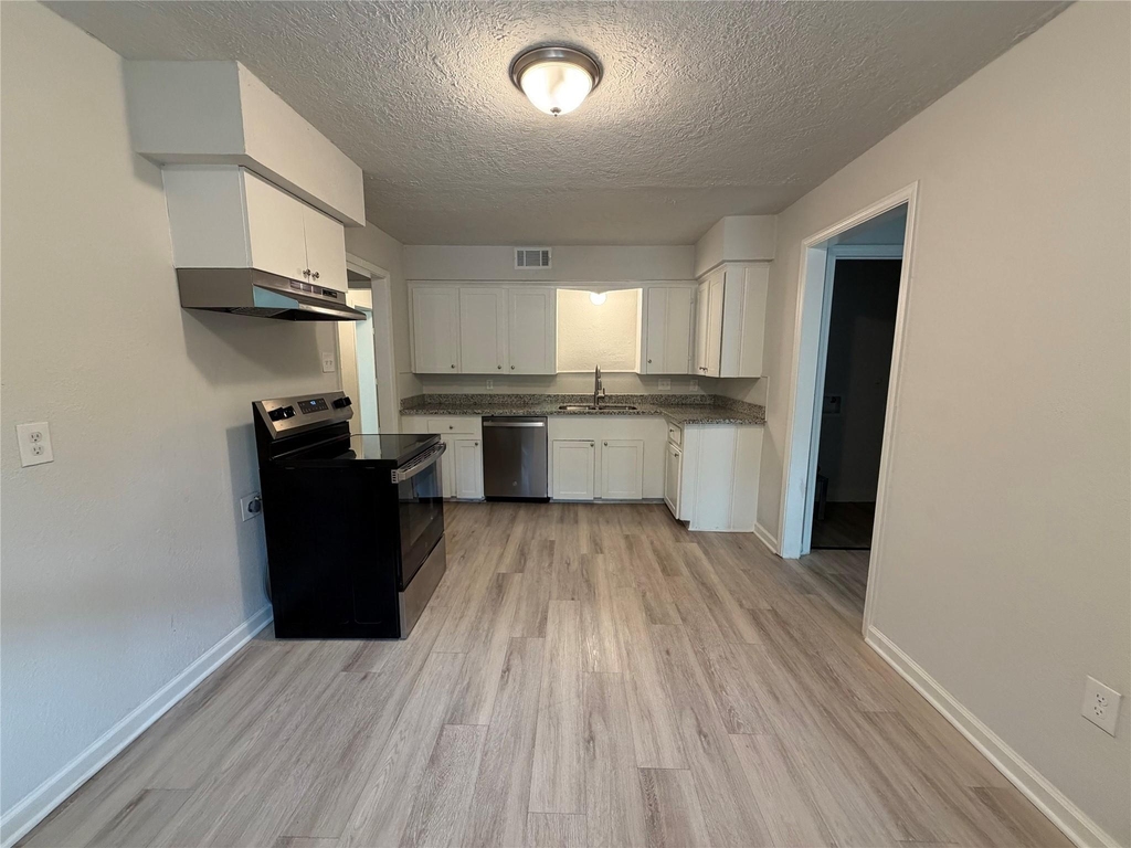 244 Deerfield Street - Photo 3