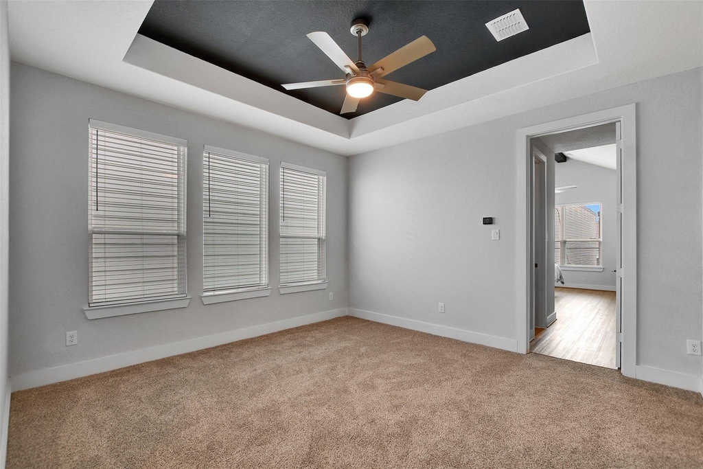 119 E 43rd Street - Photo 17