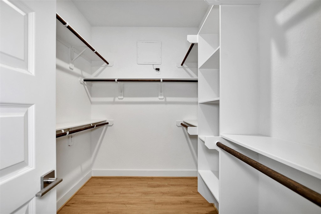 119 E 43rd Street - Photo 26