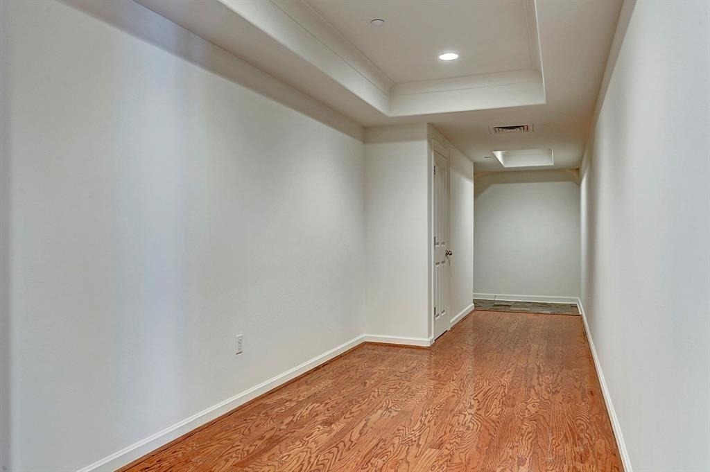 914 Main Street - Photo 2