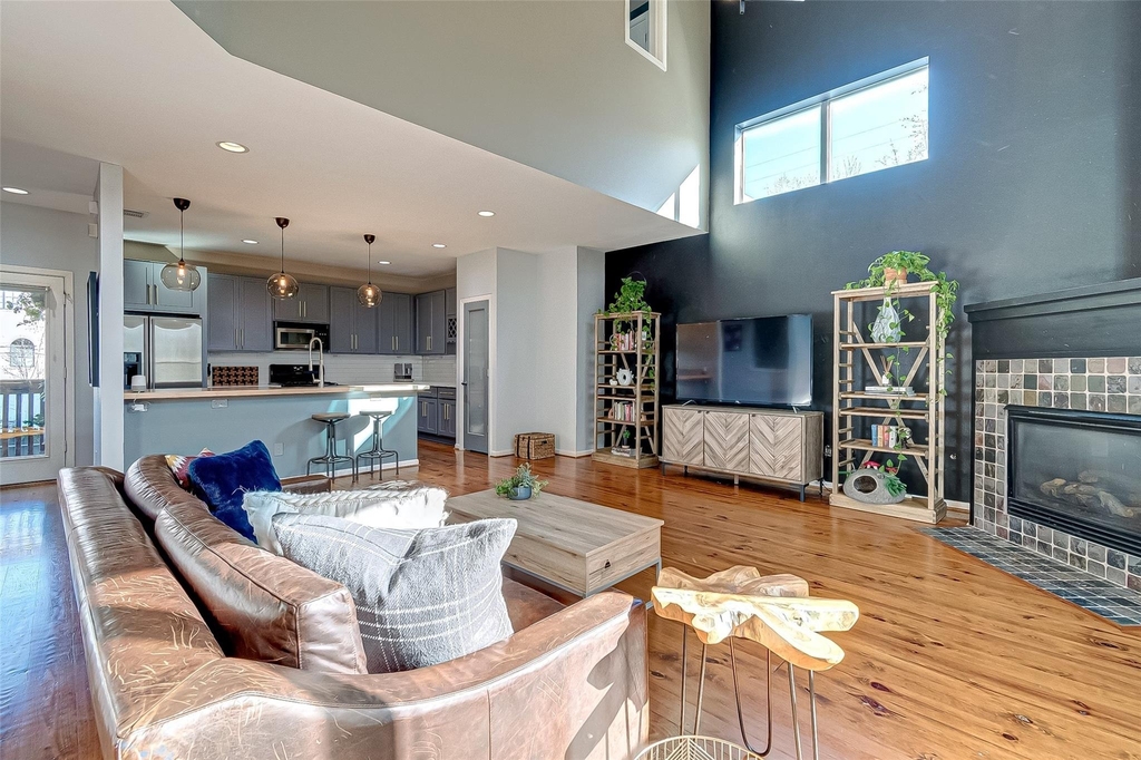 4308 Lillian  Street - Photo 12