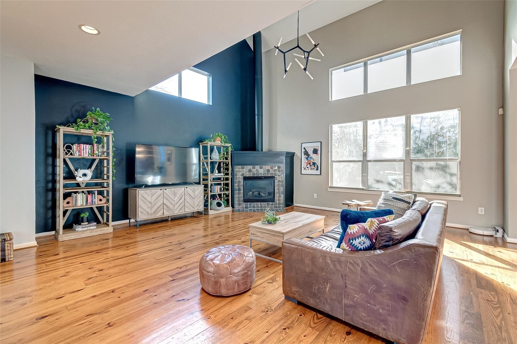 4308 Lillian  Street - Photo 10