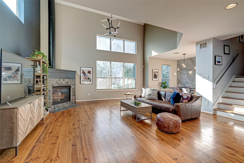 4308 Lillian  Street - Photo 10