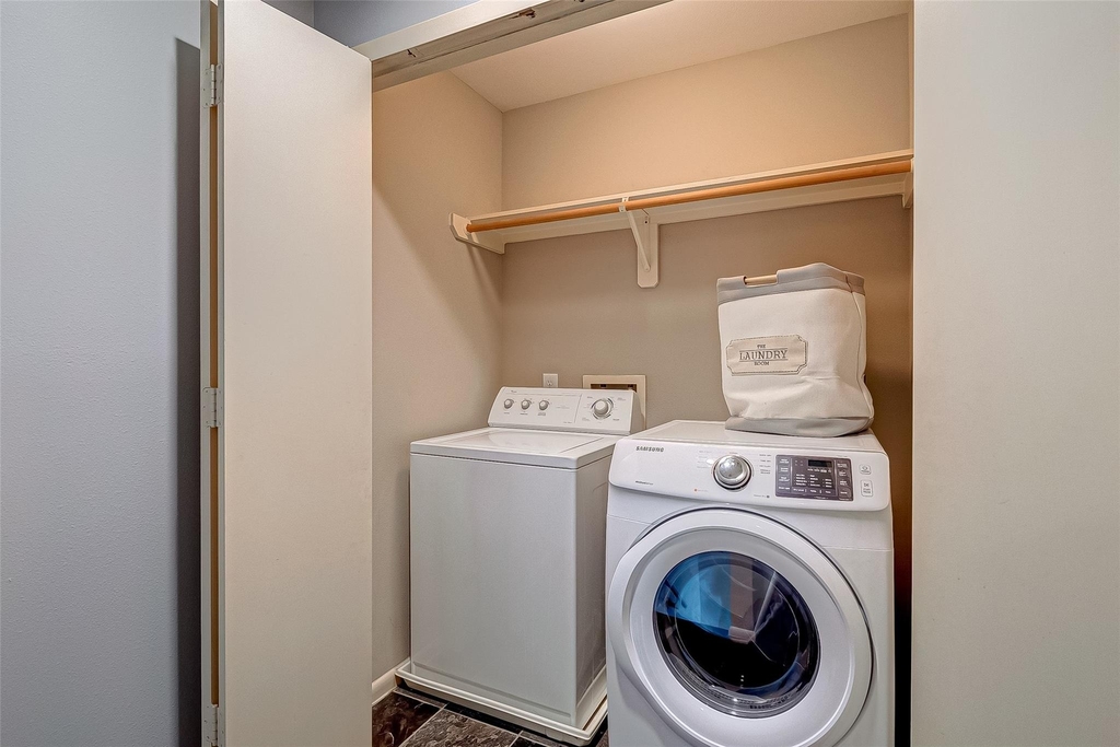 4308 Lillian  Street - Photo 33