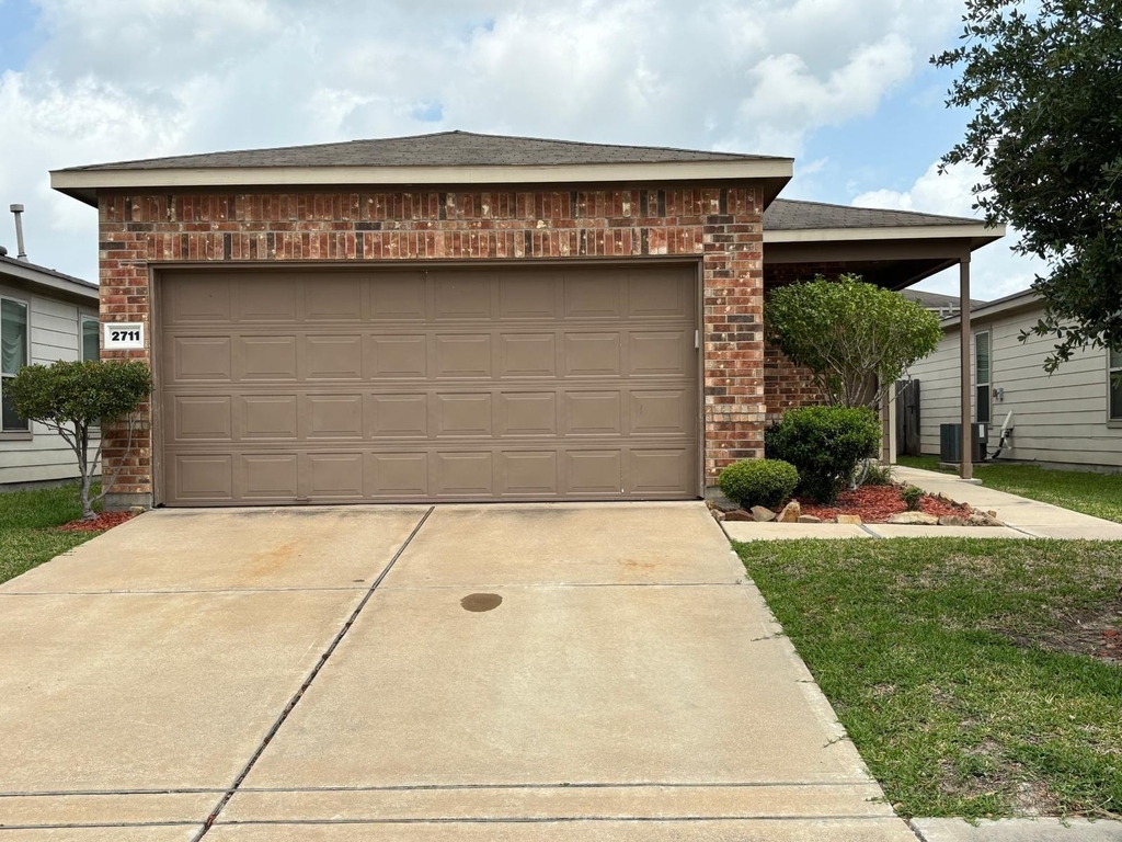 2711 Skyview Long Drive - Photo 0