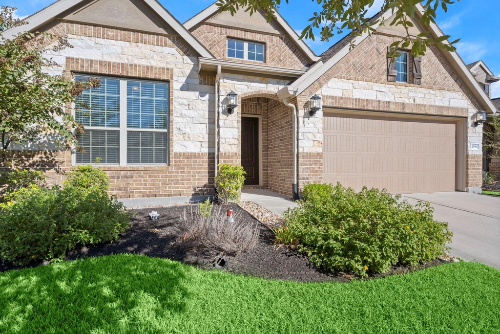 2939 Twin Cove Court - Photo 0