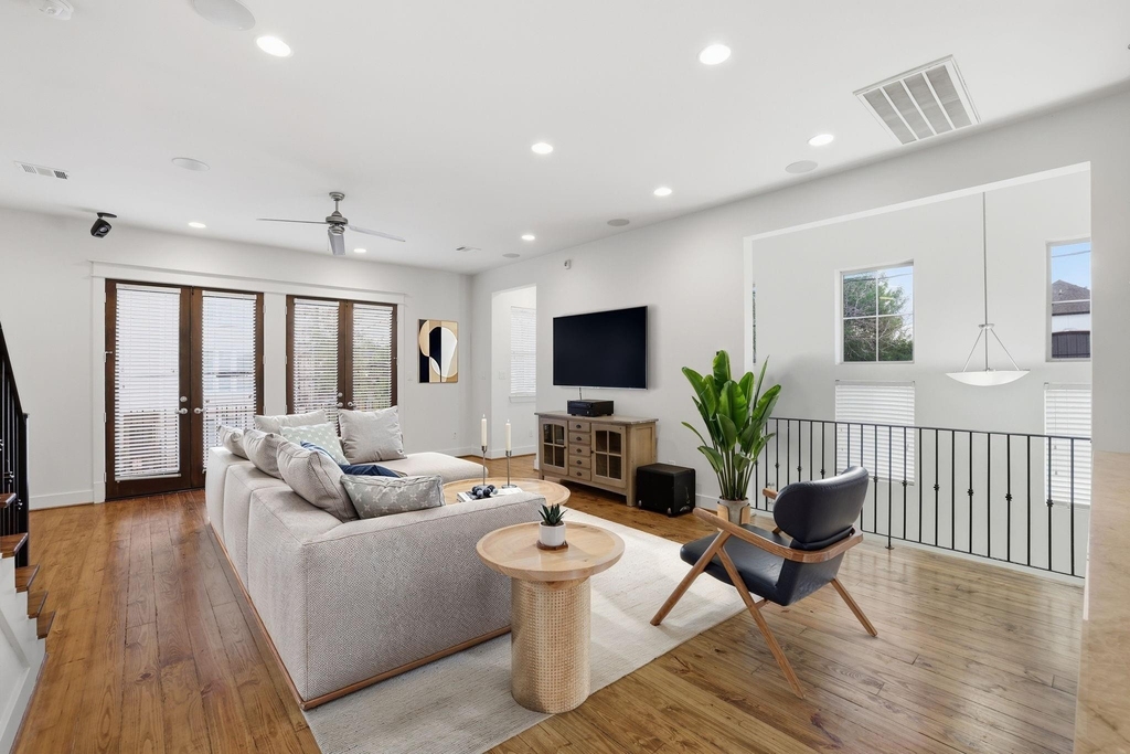 2322 Beall Street - Photo 1