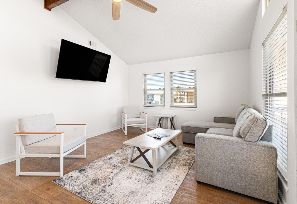 4014 Kent Drive - Photo 3