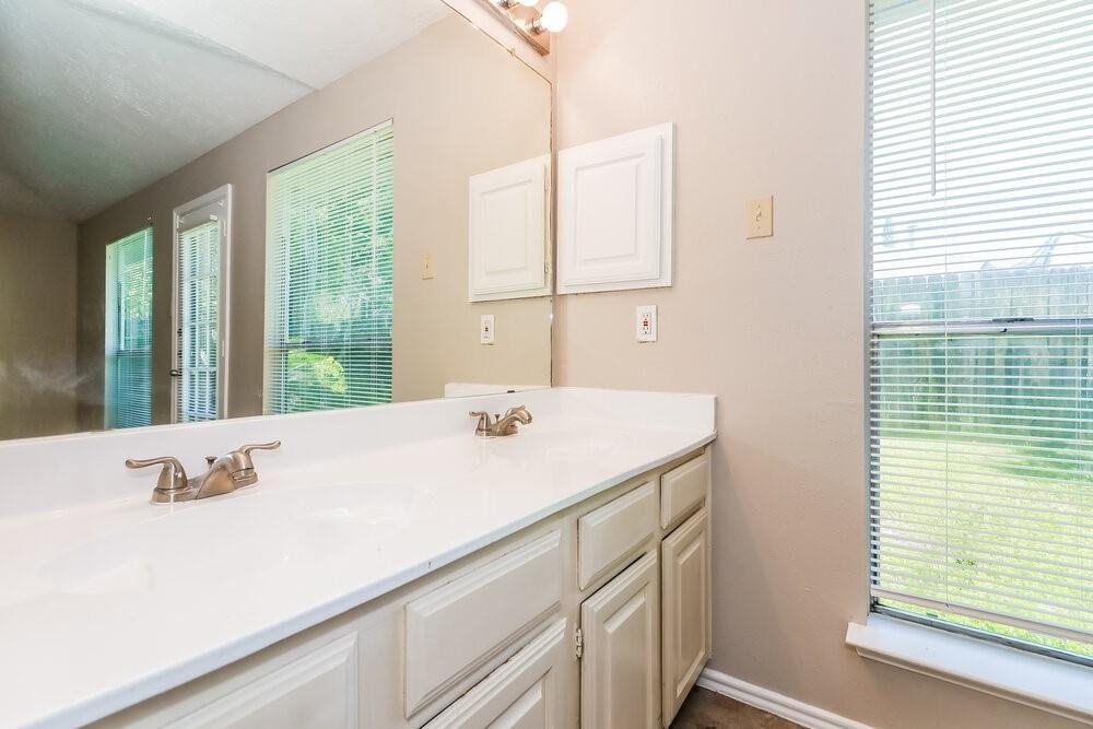 15306 Evergreen Place Drive - Photo 8