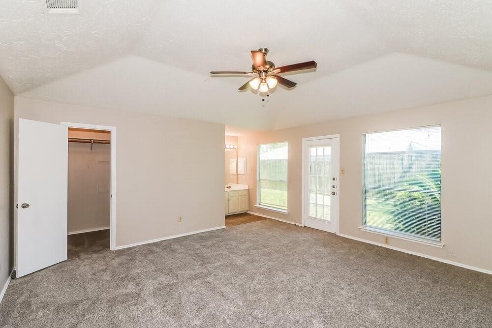 15306 Evergreen Place Drive - Photo 6