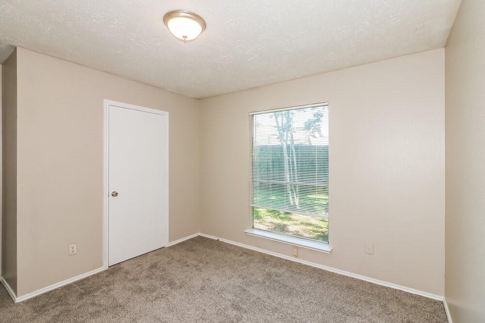 15306 Evergreen Place Drive - Photo 10