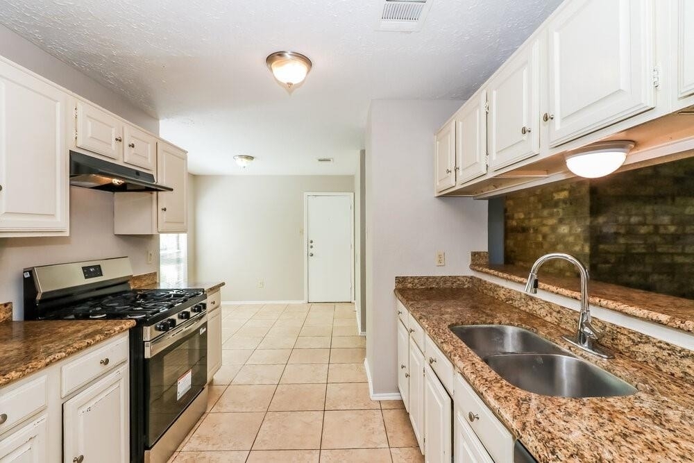15306 Evergreen Place Drive - Photo 5