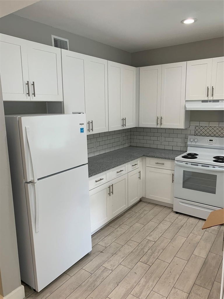 4221 Alvin Street - Photo 5