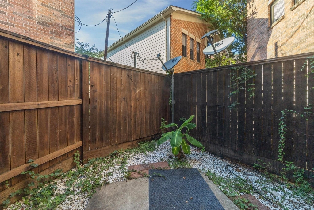 9710 Riddlewood Lane - Photo 19