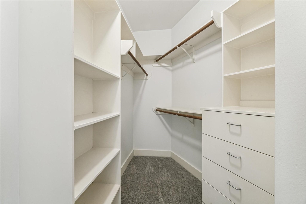 9710 Riddlewood Lane - Photo 17