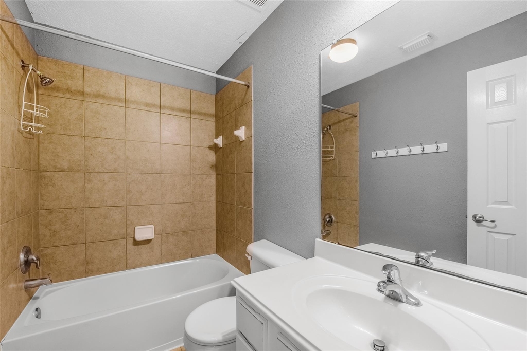 7 Ebony Oaks Place - Photo 32