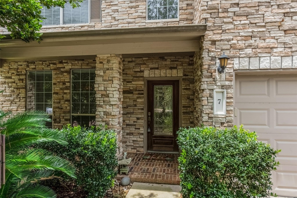 7 Ebony Oaks Place - Photo 1