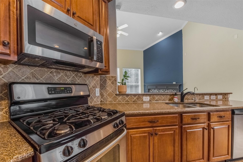 7 Ebony Oaks Place - Photo 17