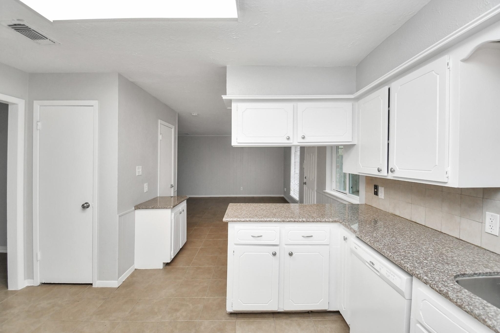 24118 Spring Gum Drive - Photo 6