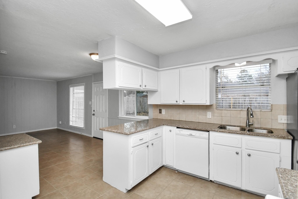 24118 Spring Gum Drive - Photo 37