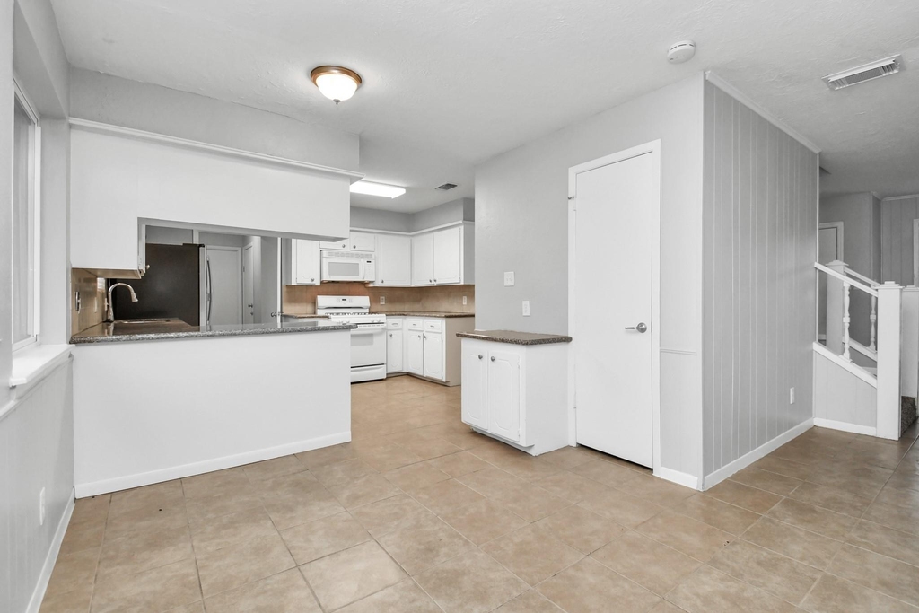 24118 Spring Gum Drive - Photo 35