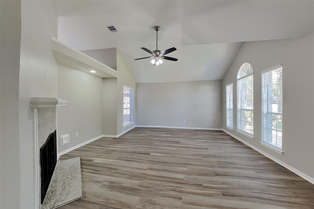 17423 Saxon Drive - Photo 2