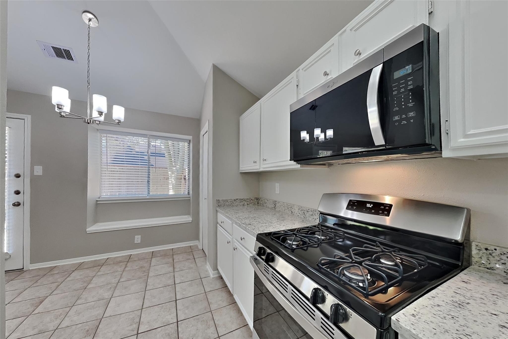 17423 Saxon Drive - Photo 5