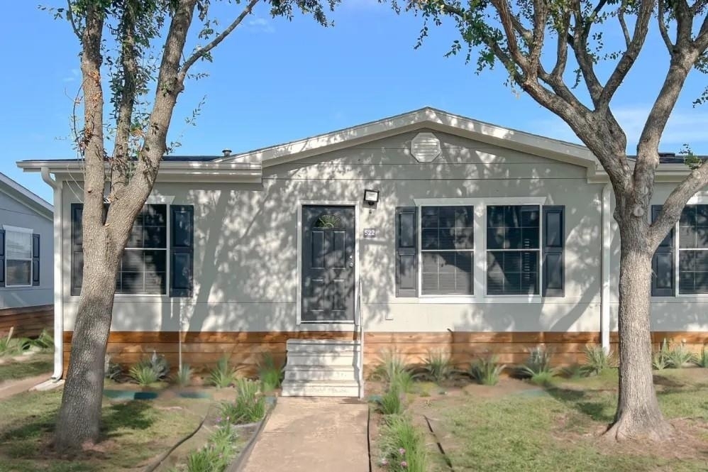 516 Stafford Spring Avenue - Photo 3