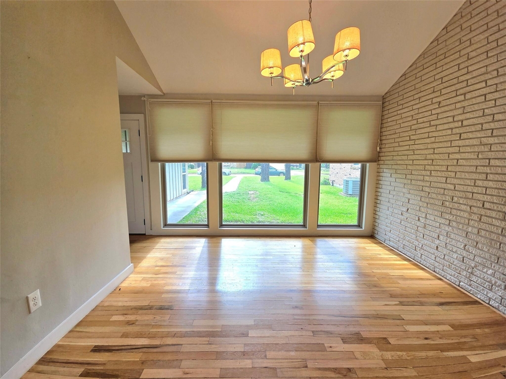 1763 Maux Drive - Photo 5