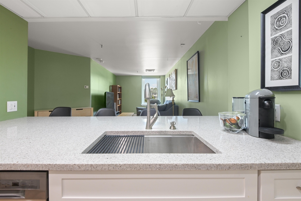 131 Main - Photo 6