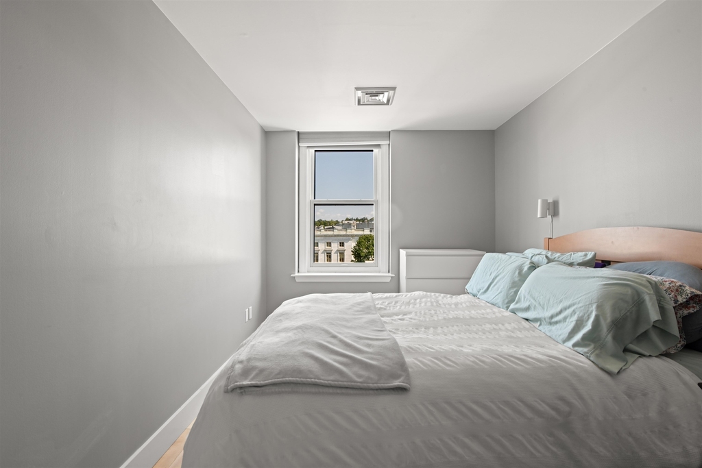 131 Main - Photo 16