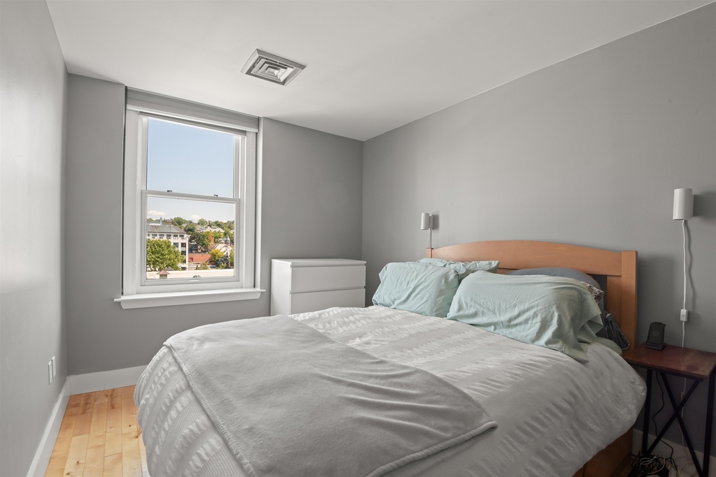 131 Main - Photo 17