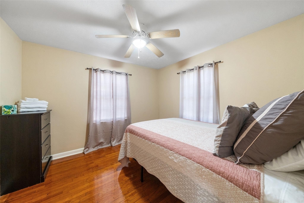 1105 Thomas Avenue - Photo 14
