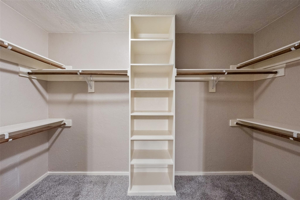 1105 Thomas Avenue - Photo 15
