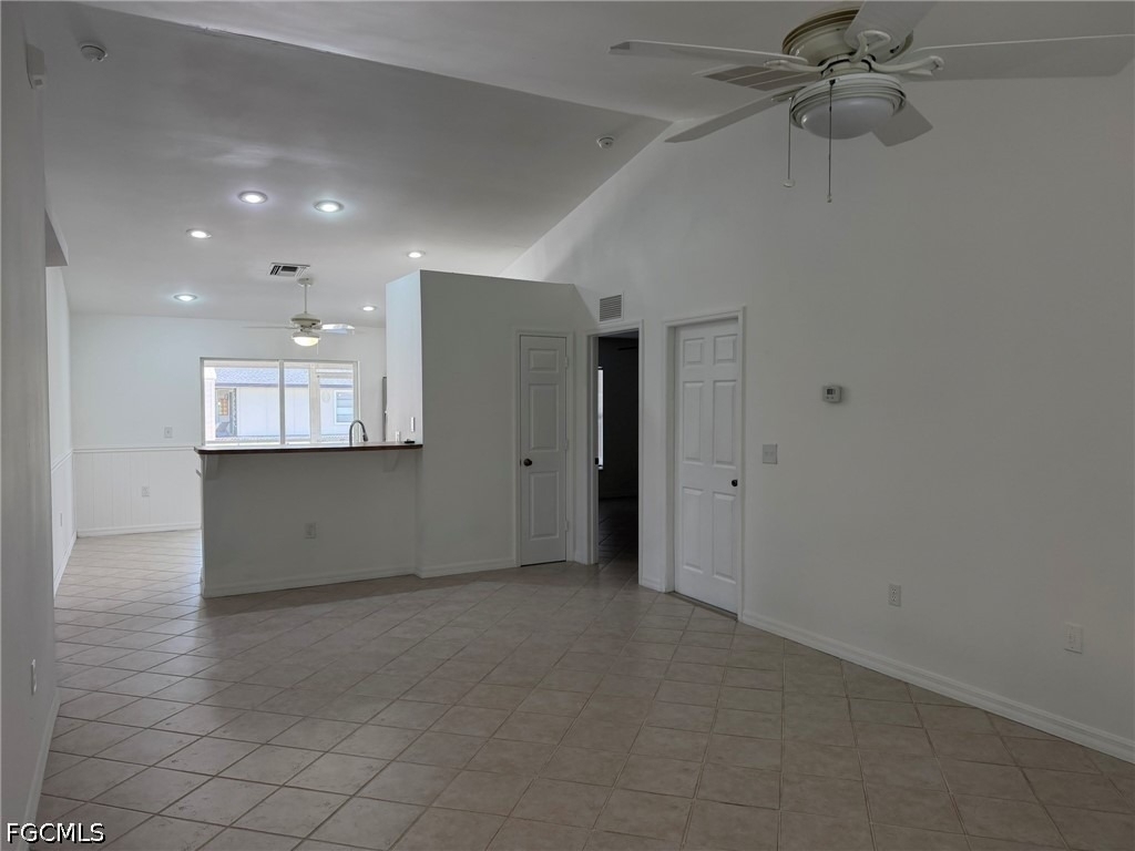 1424 Ne 13th Place - Photo 4