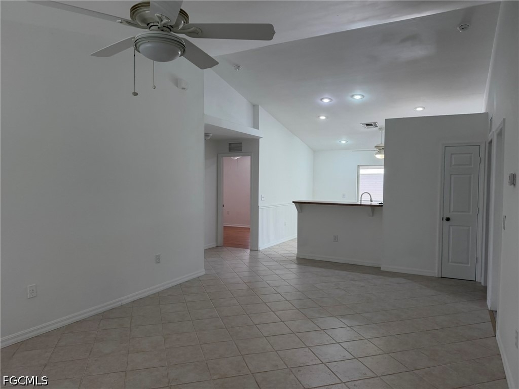 1424 Ne 13th Place - Photo 3