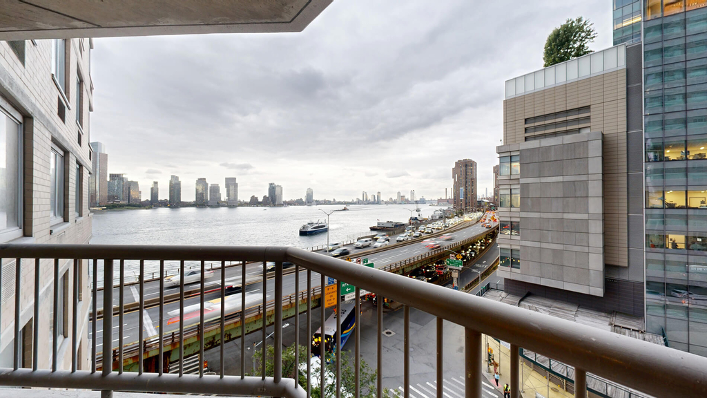 401 E 34th St - Photo 3