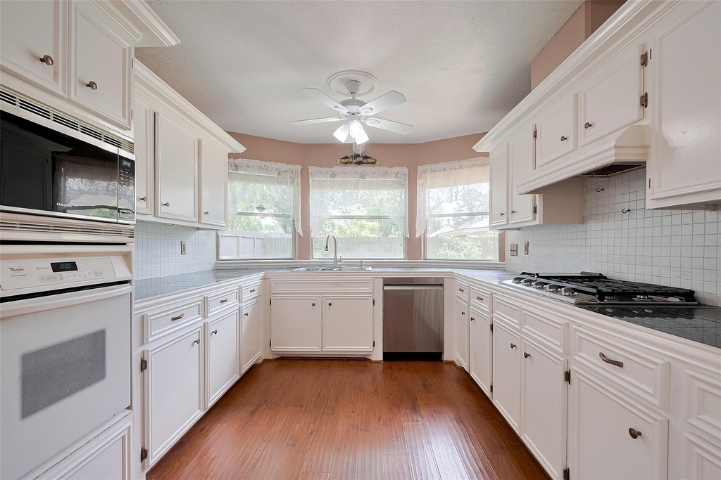 1103 Cheyenne Meadows Drive - Photo 15
