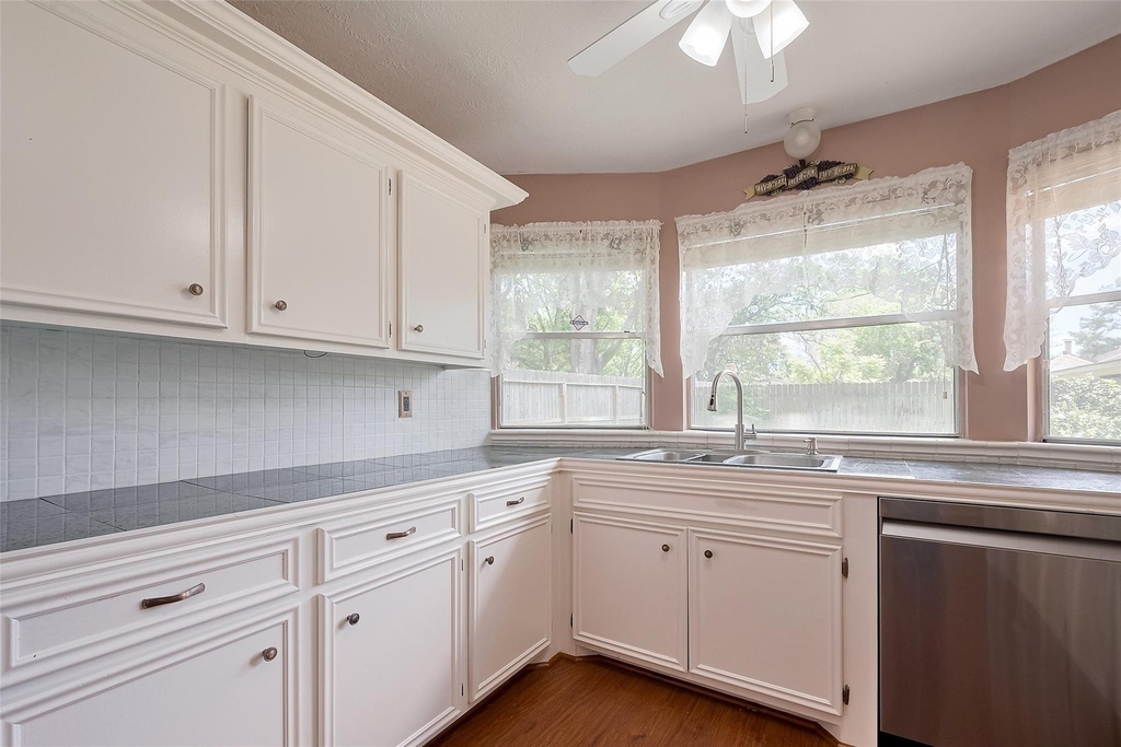 1103 Cheyenne Meadows Drive - Photo 17