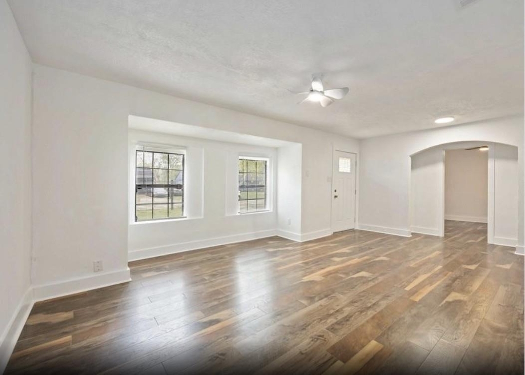 6043 Lyndhurst Drive - Photo 14