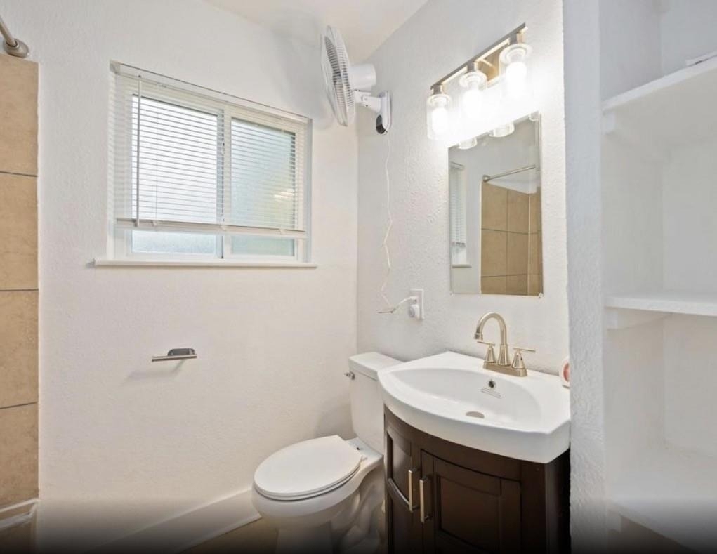 6043 Lyndhurst Drive - Photo 1