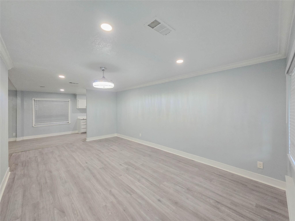 7007 Bellaire Boulevard - Photo 1