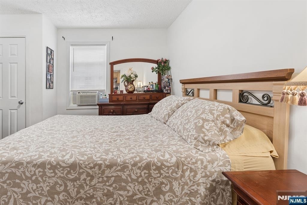 61 Union - Photo 5