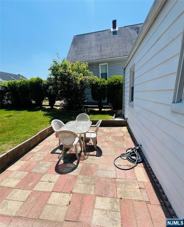 18 Pershing - Photo 2