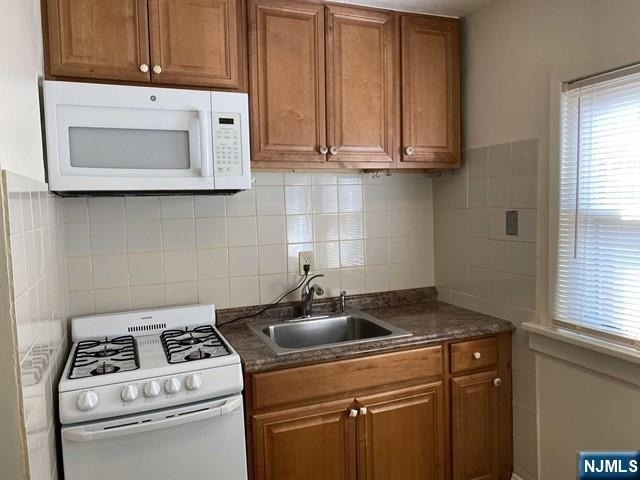 130 Hazelton - Photo 4