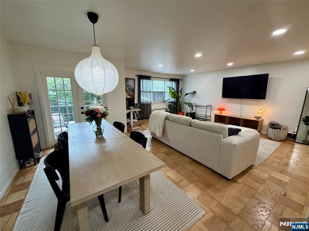1111 River - Photo 4