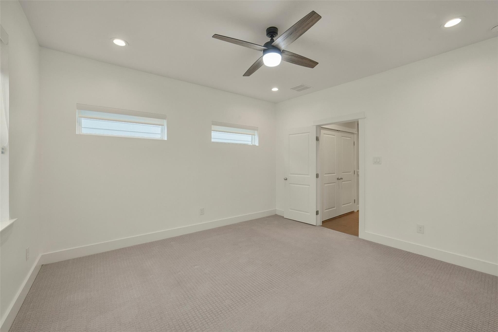 760 W Donovan Street - Photo 17
