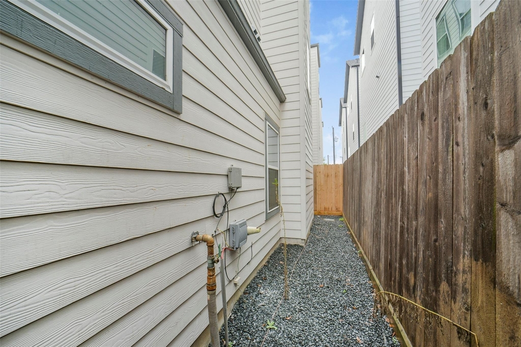 760 W Donovan Street - Photo 26
