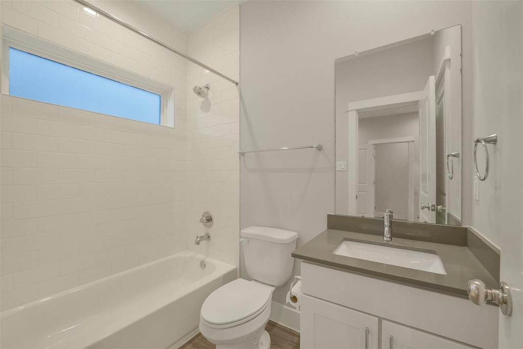 760 W Donovan Street - Photo 6