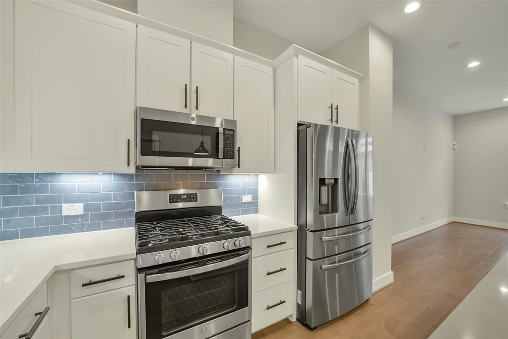 760 W Donovan Street - Photo 13